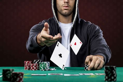 e poker player
